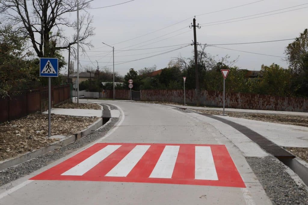 ცაცხვის ადმინისტრაციულ ერთეულში, საავტომობილო გზის რეაბილიტაციის პირველი ეტაპი დასრულდა - image 2