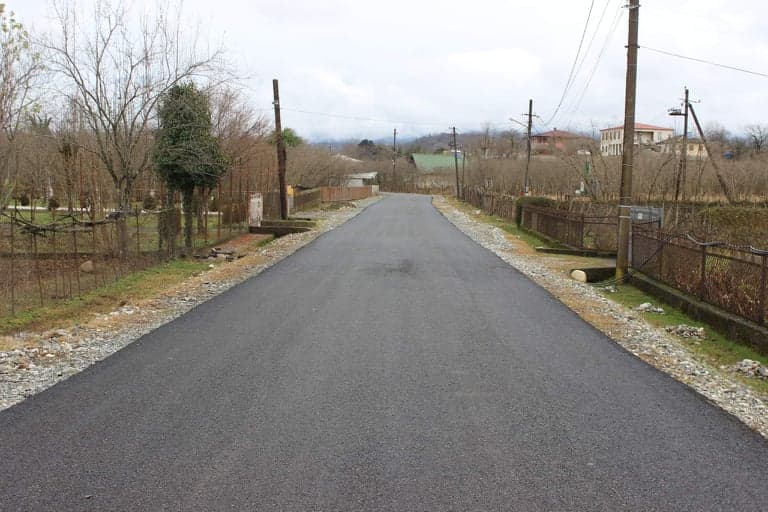 წალენჯიხაში სამანქანე გზის სარეაბილიტაციო სამუშაოები დასრულდა