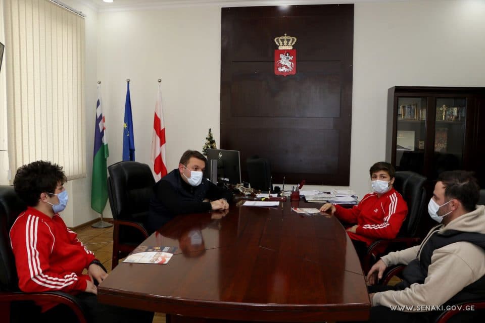 სენაკის მერი წარმატებულ სენაკელ ფალავანებს შეხვდა