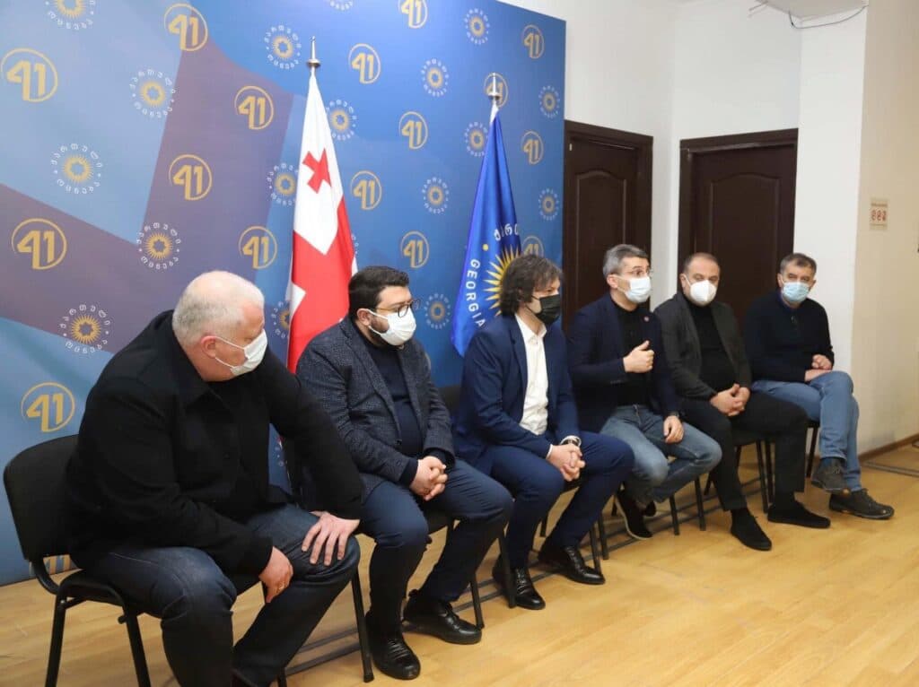 „ქართული ოცნების” ლიდერები სამეგრელოს რეგიონული ორგანიზაციის წარმომადგენლებს შეხვდნენ - image 2