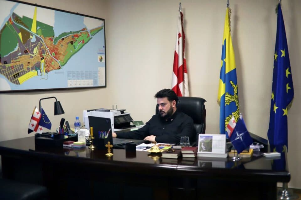 ფოთის საკრებულოს თავმჯდომარე: დიდება უკრაინას, დიდება უკრაინელ გმირებს და გამარჯვება უკრაინას ამ უთანასწორო ომში