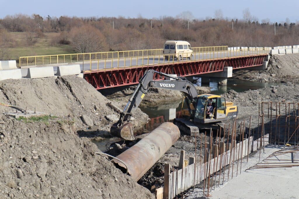 აბაშის მუნიციპალიტეტში ერთ-ერთი ყველაზე მასშტაბური ინფრასტრუქტურული პროექტი მიმდინარეობს - image 3