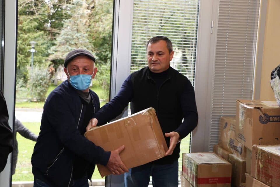 სენაკიდან ჰუმანიტარული დახმარების პირველი ტვირთი გაიგზავნა