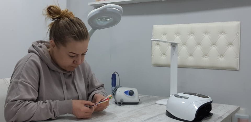 უკრაინელი, 26 წლის კატიუშა იარემშუკი ზუგდიდში დასაქმდა