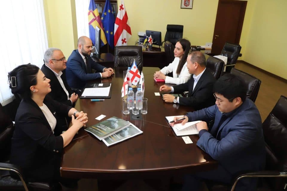 ზუგდიდის მუნიციპალიტეტს კორეის რესპუბლიკის საელჩოს საქმის დროებითი რწმუნებული დაესუ ჩანგი სტუმრობს