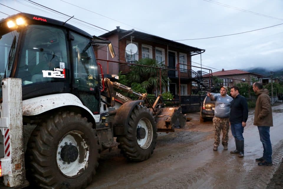 სენაკში სტიქიის შედეგების სალიკვიდაციო და აღდგენითი სამუშაოები მიმდინარეობს