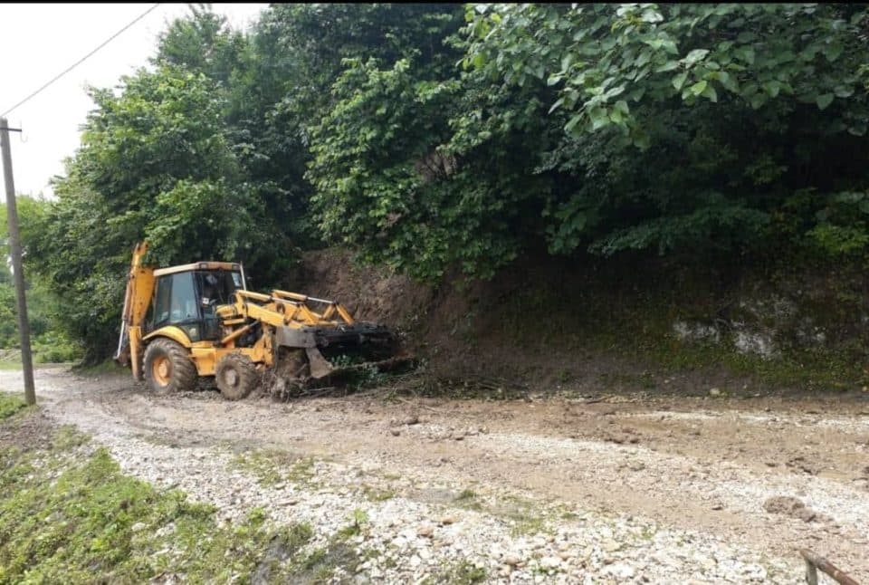 ხობში სტიქიის სალიკვიდაციო სამუშაოები მიმდინარეობს