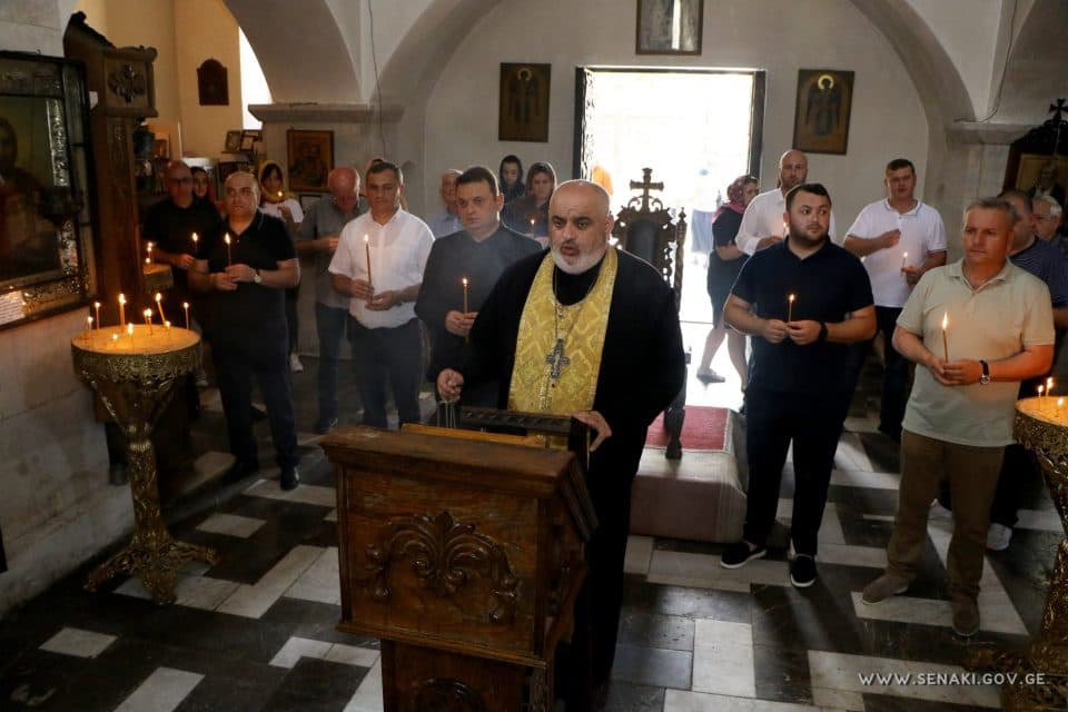 სენაკში, აგვისტოს ომში დაღუპულთა ხსოვნას პატივი მიაგეს