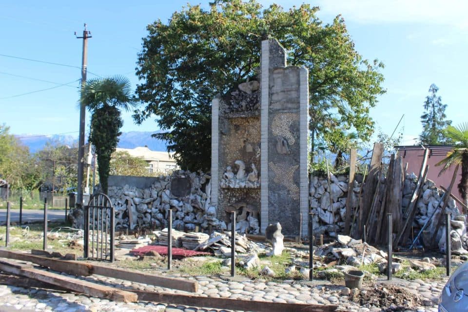 წალენჯიხაში 9 აპრილის სკვერი და აღმაშენებლის პანო სრულად რეაბილიტირდება