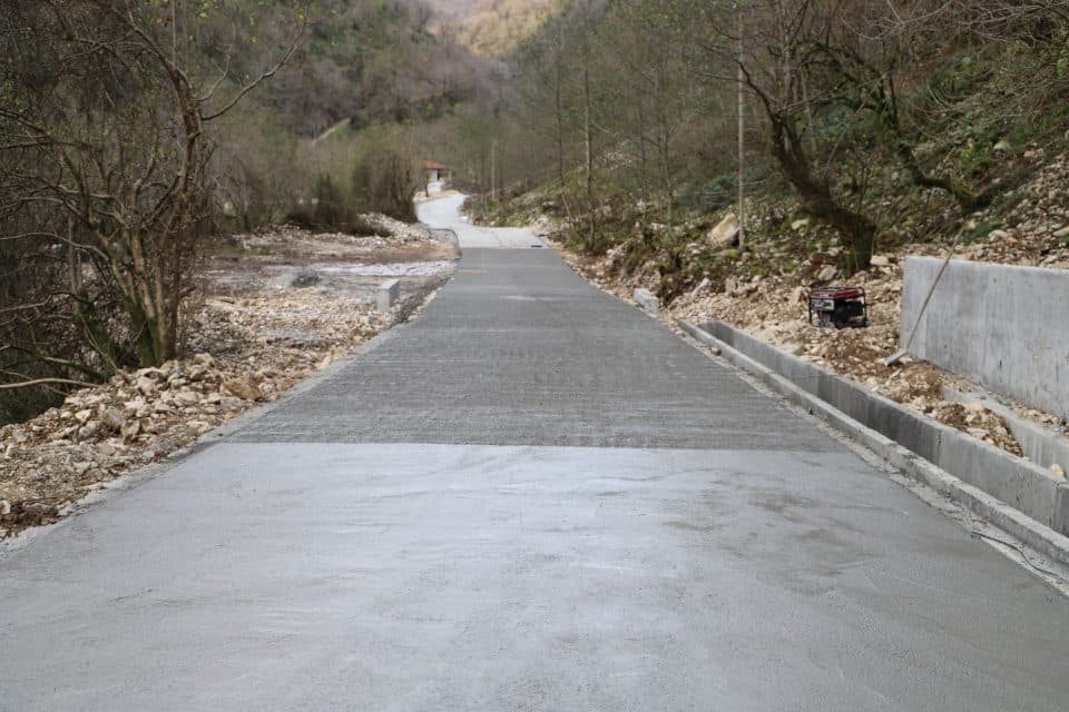 მარტვილში კაღუს ჩანჩქერამდე მისასვლელი გზის რეაბილიტაცია მიმდინარეობს