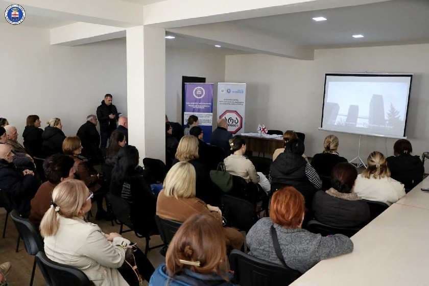 სენაკის რაიონული პროკურატურის წარმომადგენლებმა ფემიციდის წინააღმდეგ ბრძოლის კამპანიის ფარგლებში საინფორმაციო შეხვედრა გამართეს