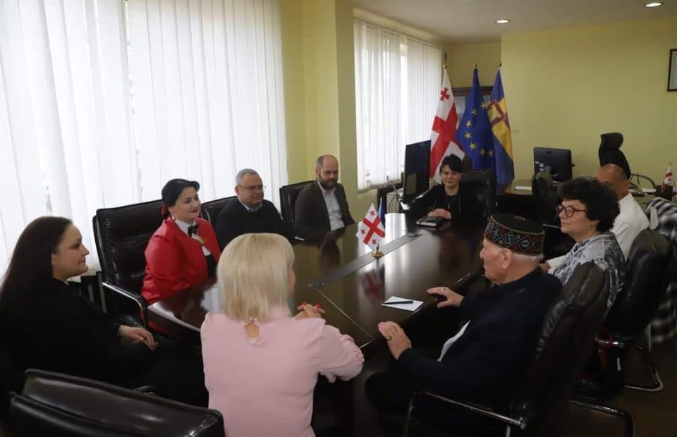 ზუგდიდის მერი მამუკა წოწერია, ჰუმანური პედაგოგიკის ფუძემდებელ, შალვა ამონაშვილს შეხვდა