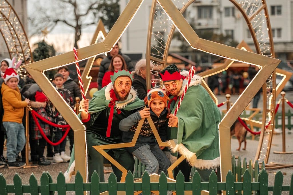 ფოთში საქართველოს პრემიერ-მინისტრის ინიციატივით და მთავრობის ადმინისტრაციის ორგანიზებით, დღეს საახალწლო ზეიმი გაიმარა - image 3