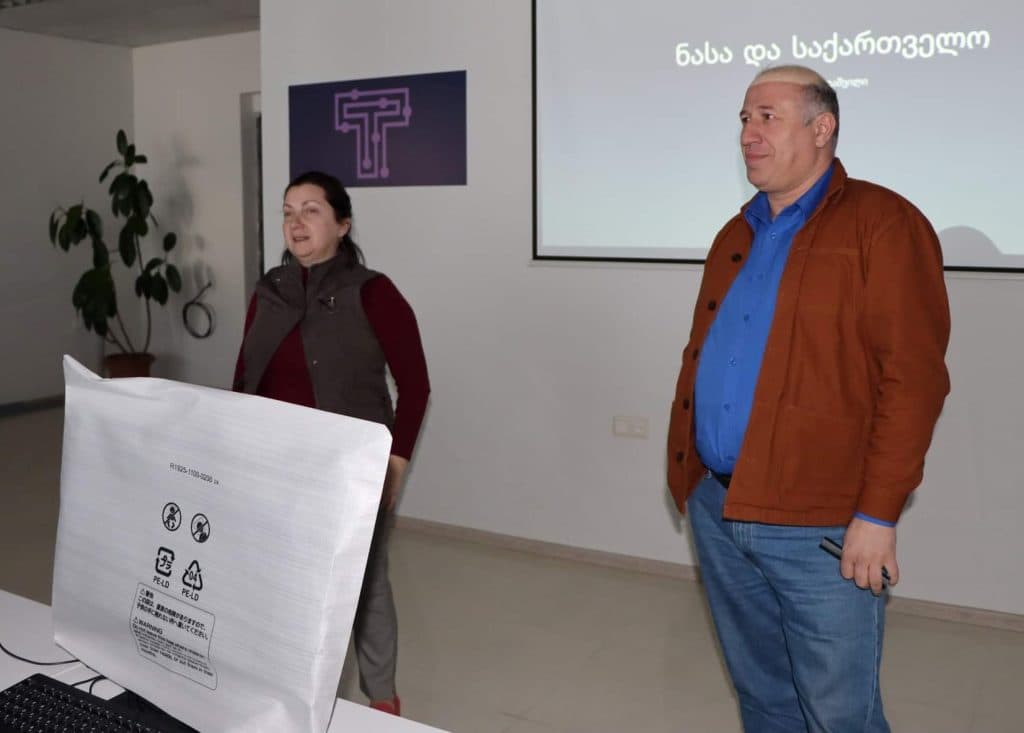 წალენჯიხის IT სკოლაში საჯარო ლექცია “NASA და საქართველო” გაიმართა - image 2