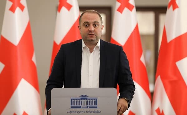 ირაკლი ჩიქოვანი: „ნაცმოძრაობა“ ეწინააღმდეგება ყველაფერს, მიუხედავად იმისა, იქნება ეს ევროპული ინსტიტუტები თუ ორგანიზაციები, თუ ისინი არ არიან მათ სამსახურში და არ ემსახურებიან მათ ინტერესებს