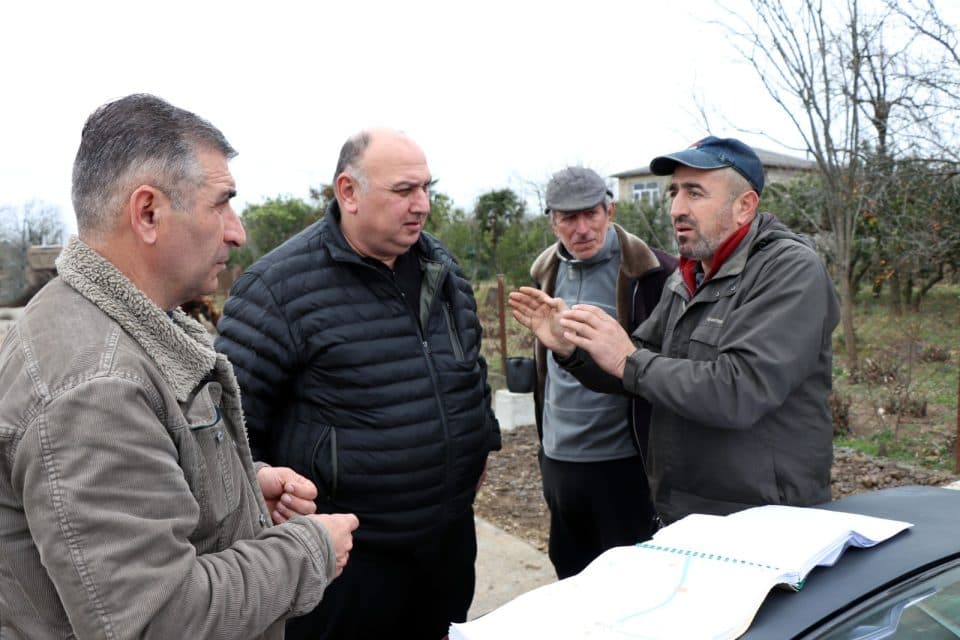 ხობის მუნიციპალიტეტის პირველი მაისის ადმინისტრაციულ ერთეულში გზების რეაბილიტაცია მიმდინარეობს