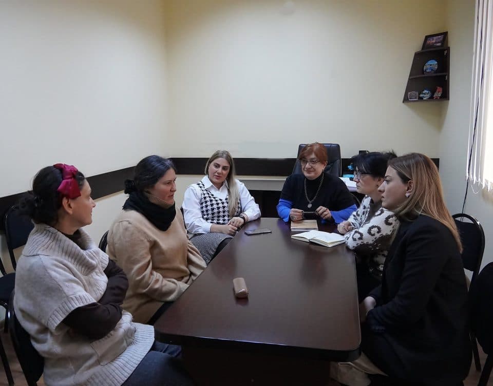 ზუგდიდის მოსწავლე-ახალგაზრდობის სასახლეს New Talents Caucasus გამარჯვებული კინორეჟისორი სტუმრობდა