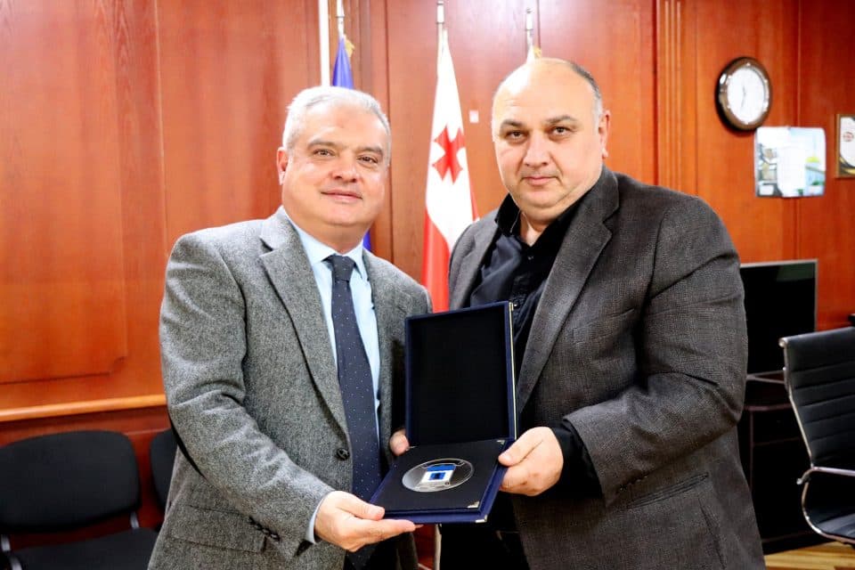 ხობის მუნიციპალიტეტის მერი დავით ბუკია აზერბაიჯანის რესპუბლიკის გენერალურ კონსულს ქალაქ ბათუმში, პარვიზ ისმაილზადას და კონსულს ანარ ქაზიმს შეხვდა