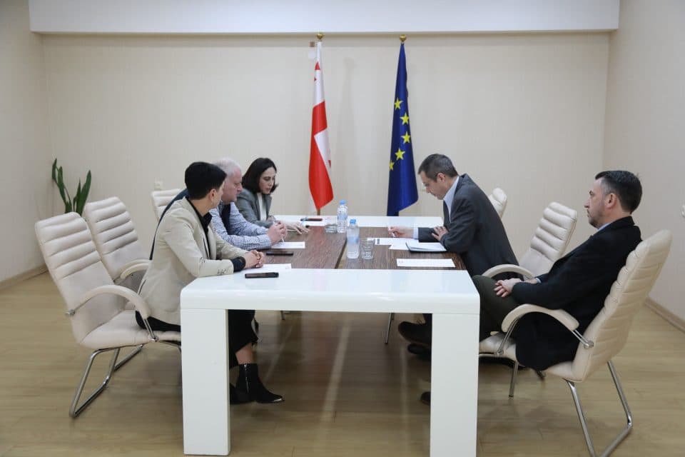 სამეგრელოს გუბერნატორი ავსტრიის ელჩს შეხვდა – რა თემები გაიარეს მხარეებმა