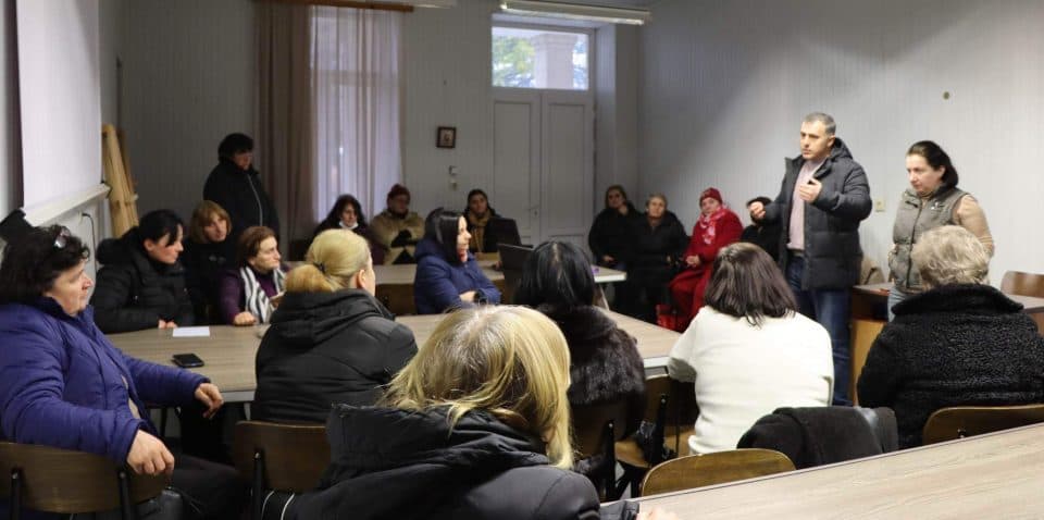 წალენჯიხის მერის მოადგილეები საბიბლიოთეკო გაერთიანების თანამშრომლებს შეხვდნენ