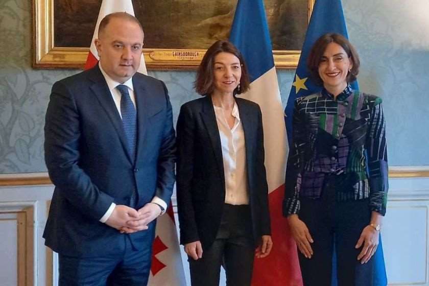 მაკა ბოჭორიშვილი და ირაკლი ჩიქოვანი ფრანგ სენატორებს შეხვდნენ