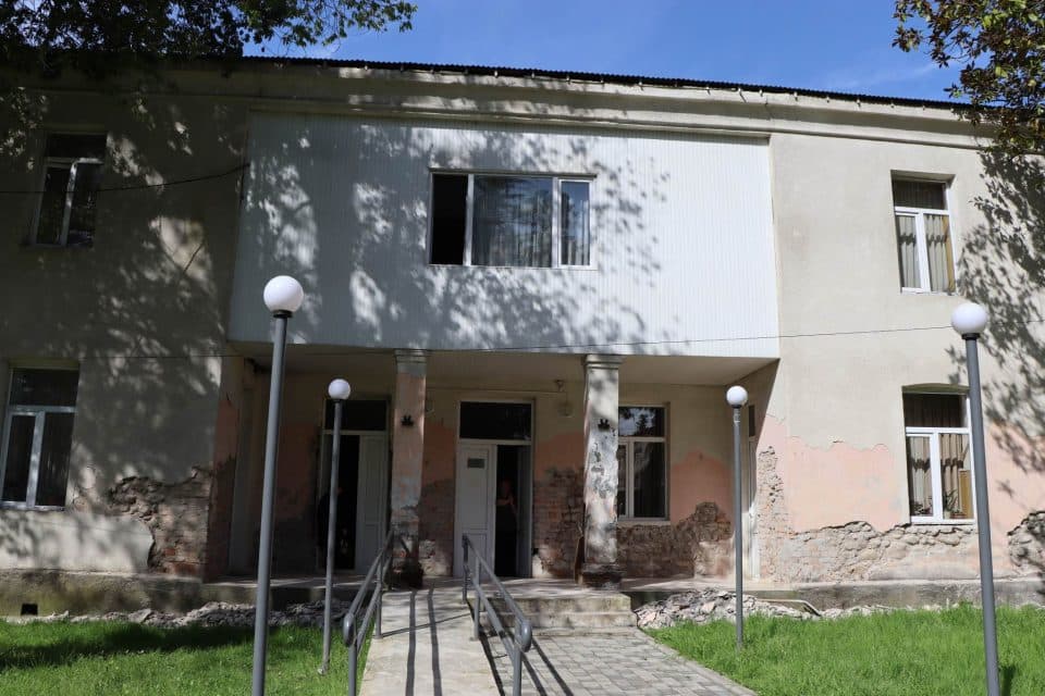 წალენჯიხაში ბიბლიოთეკის რეაბილიტაცია დაიწყო