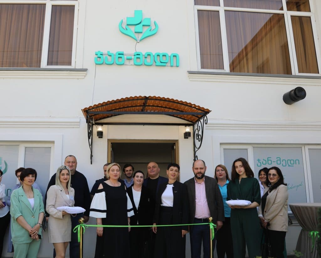 ზუგდიდში დიაგნოსტიკური ცენტრი „ჯანმედი“ გაიხსნა - image 2