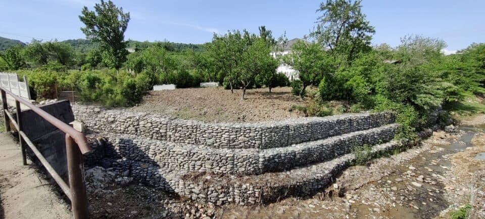 ხობის მუნიციპალიტეტის ნოჯიხევის ადმინისტრაციულ ერთეულში ნაპირდამცავი გაბიონები მოეწყო