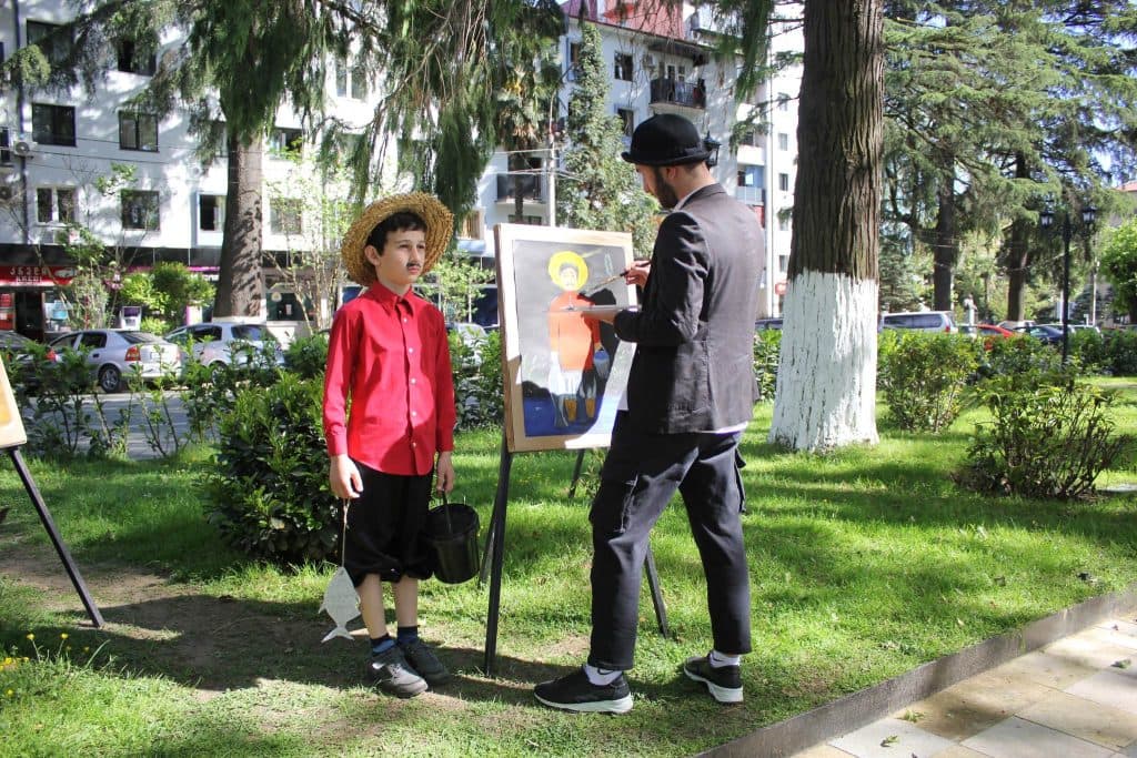 ფიროსმანის დაბადების დღეს ზუგდიდში მისი გმირები გააცოცხლეს [ფოტო რეპორტაჟი] - image 4