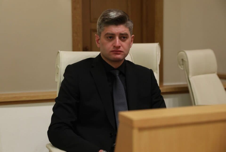 პარლამენტმა გიორგი ხახუბიას სადეპუტატო უფლებამოსილება ცნო