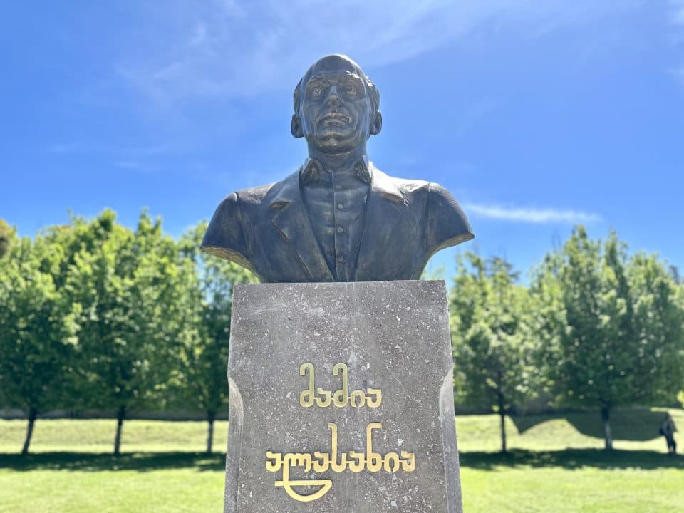 ხვალ ზუგდიდში მამია ალასანიას ბიუსტს გახსნიან