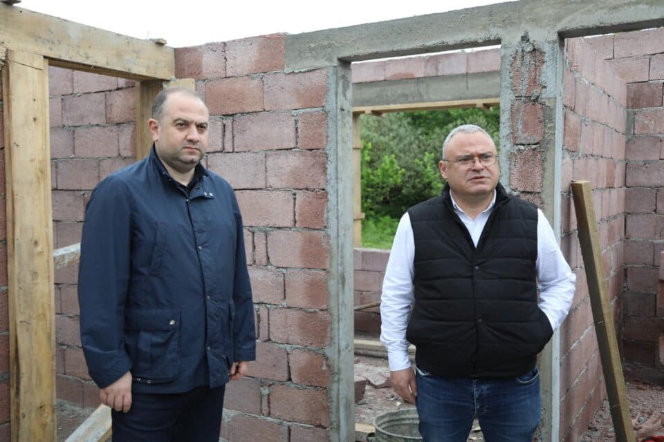 ზუგდიდში 16 სოციალურად დაუცველ ოჯახს ახალ სახლებს უშენებენ, სამზე დამატებით ტენდერია გამოცხადებული