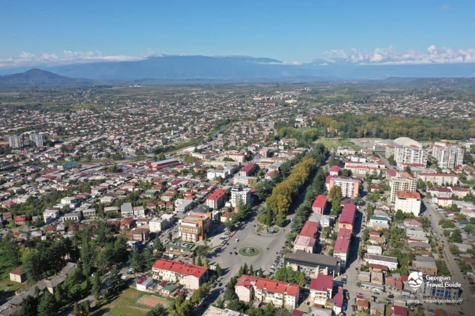 დამოუკიდებლობის დღესთან დაკავშირებით ზუგდიდში ცენტრალურ გზებზე შეზღუდვები დაწესდა