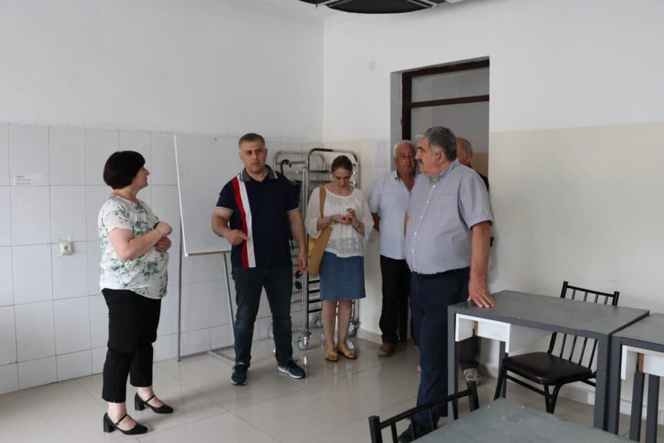 წალენჯიხის მერის პირველი მოადგილე კოლეჯ „ლაკადაში“ არსებულ ვითარებას გაეცნო