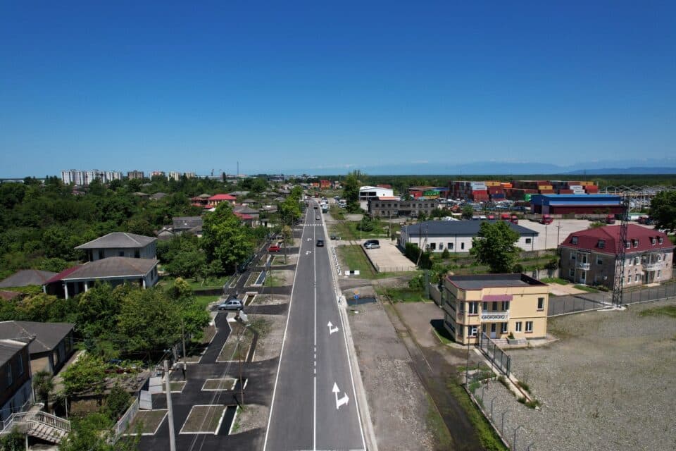 ფოთში ფალიაშვილის ქუჩაზე საგზაო ინფრასტრუქტურა სრულად რეაბილიტირდა