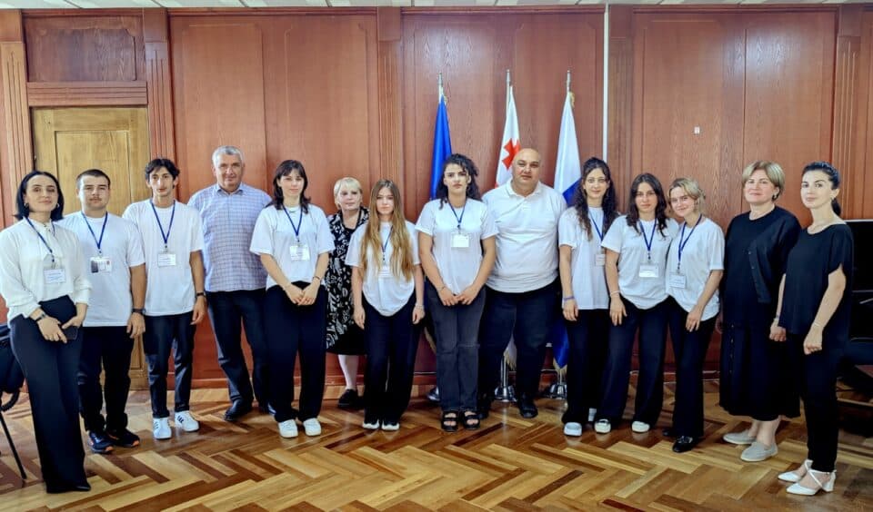 ხობის მერი დავით ბუკია ახალგაზრდული საბჭოს წევრებს შეხვდა