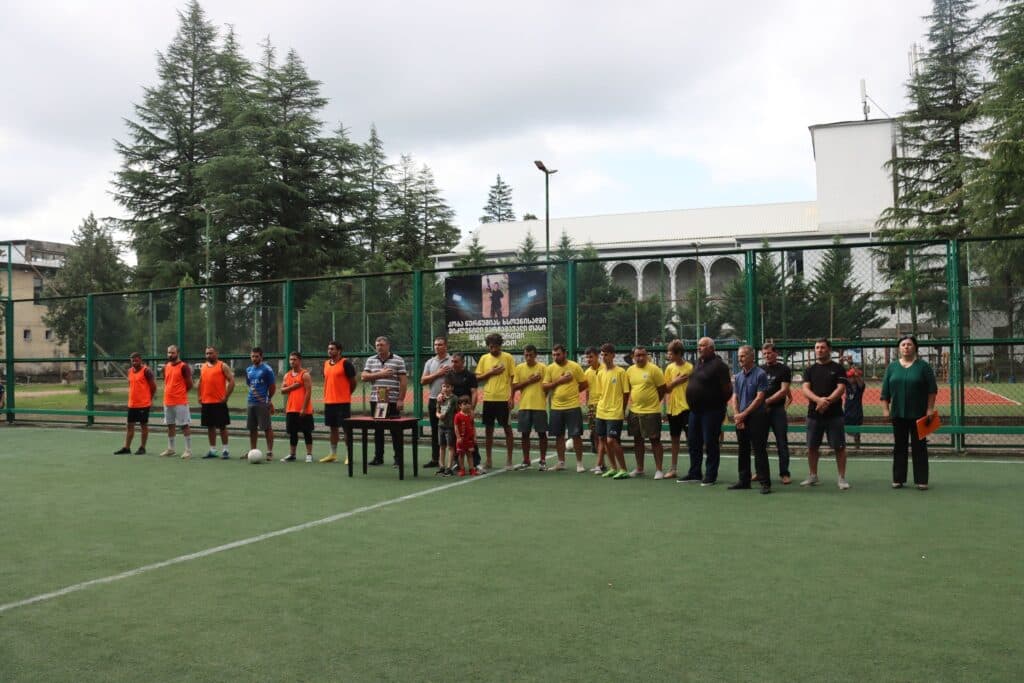 ჩხოროწყუში აგვისტოს ომის დროს დაღუპული მებრძოლის ხსოვნისადმი მიძღვნილი ტურნირი დაიწყო - image 2