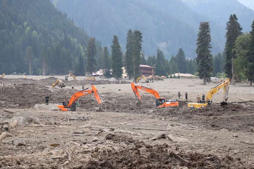 გასული დღე-ღამის განმავლობაში შოვში, სტიქიის ზონაში სხეულის რამდენიმე ფრაგმენტი იპოვეს