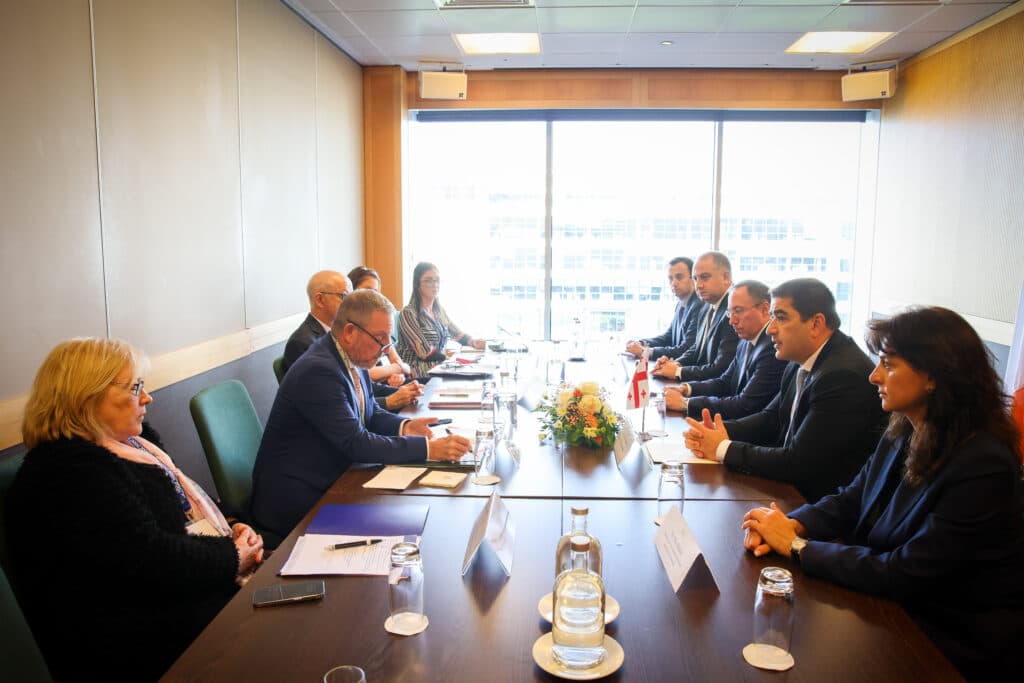 შეხვედრები ევროპელ ლიდრებთან – რას წერს ირაკლი ჩიქოვანი ევროპაში გამართულ შეხვედრებზე - image 6