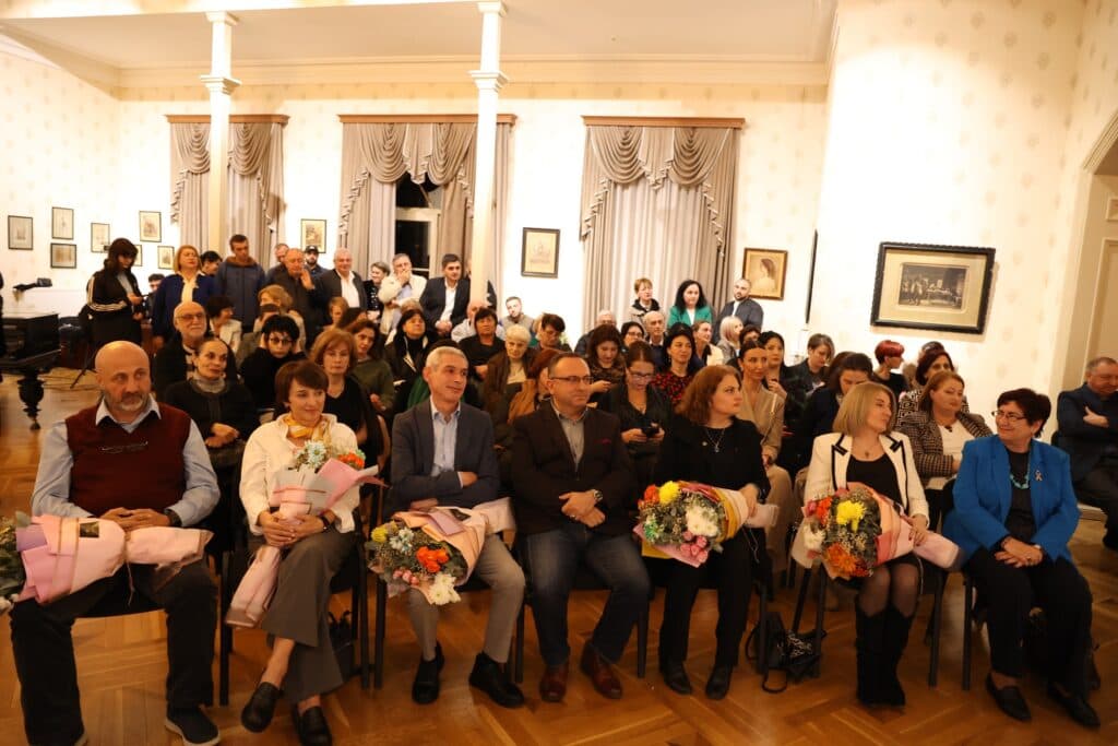 ზუტნერის მშვიდობის პრემია ჟურნალისტ მამუკა ყუფარაძეს გადაეცა - image 3