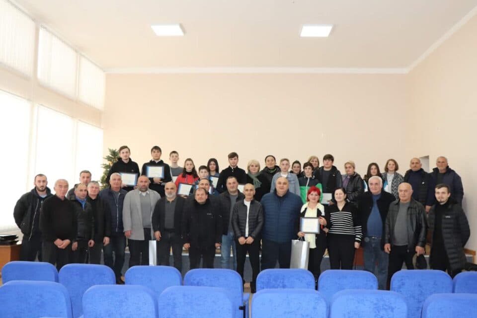 ხობში, წარმატებული სპორტსმენები და მწვრთნელები დააჯილდოვეს