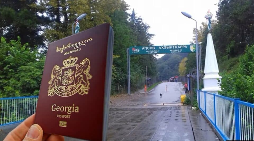 აფხაზურ ტელეგრამ არხებში მოსახლეობა დანარჩენ საქართველოდან ჩასულ ჯგუფზე პასუხს ე.წ. ხელისუფლებას სთხოვს