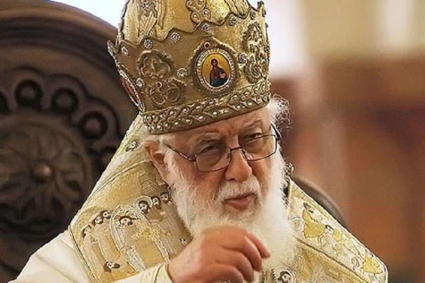 ილია მეორე ილჰამ ალიევს საპრეზიდენტო არჩევნებში გამარჯვებას ულოცავს