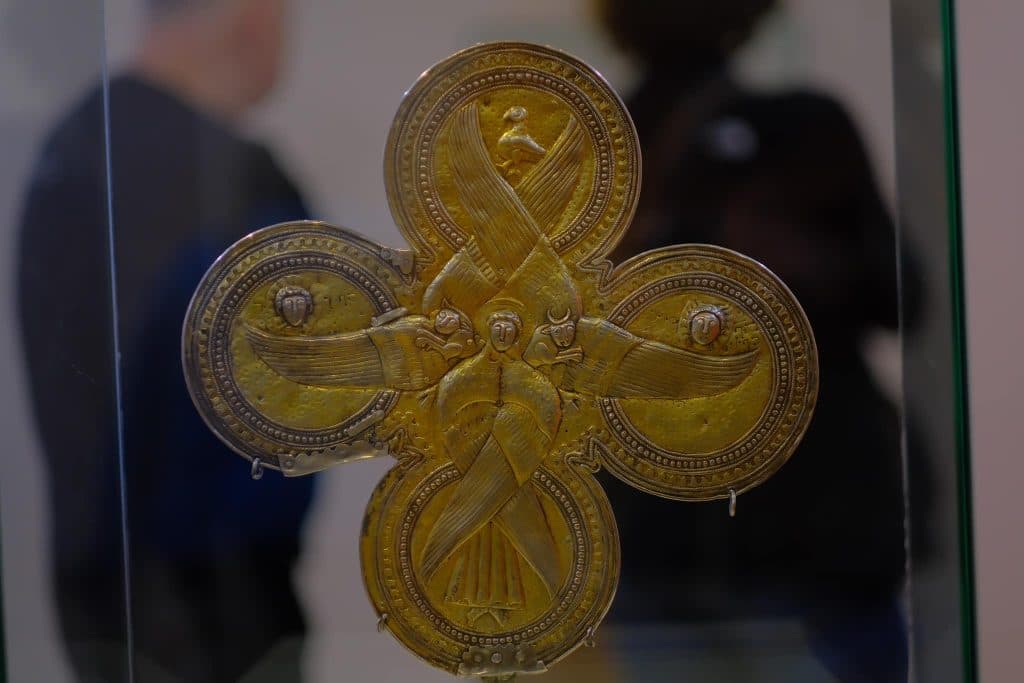 ფოტორეპორტაჟი დადიანების დედოფლისეული სასახლიდან - image 24