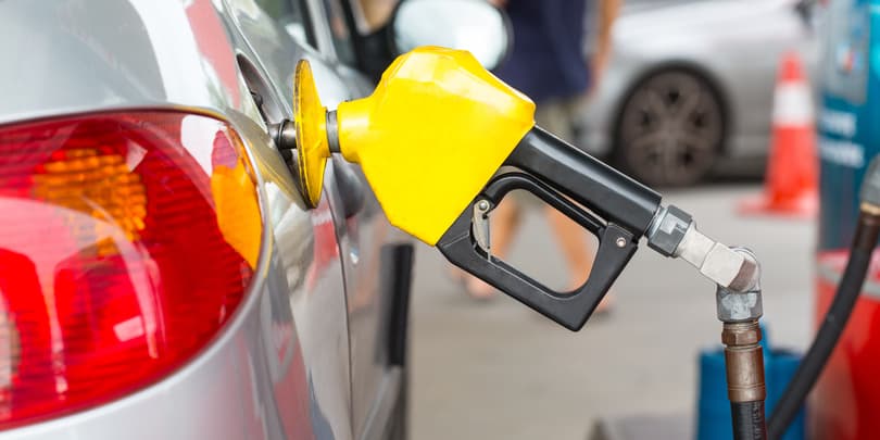 რუსეთმა ნავთობის ექსპორტი დროებით აკრძალა, საქართველოში საწვავის ფასების ზრდას ელოდებიან