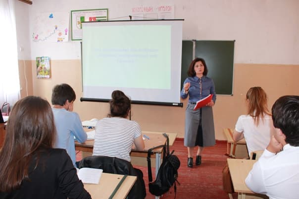 ოკუპირებლ აფხაზეთში მასწავლებლები პროტესტს გამოთქვამენ