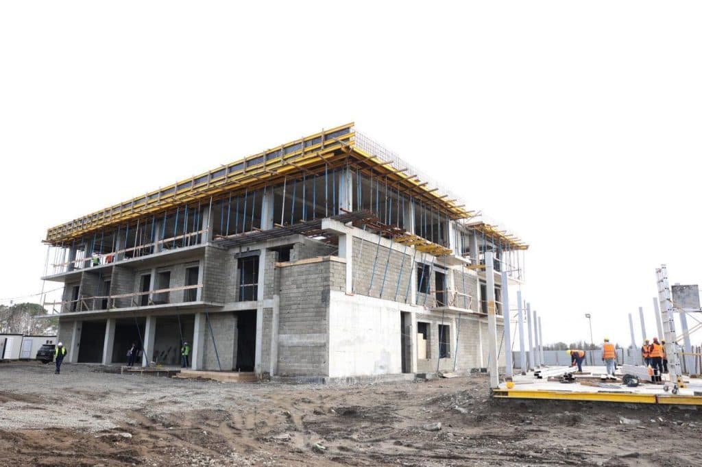 მალთაყვაში ნიჩბოსნობისა და კანოეს ბაზის მშენებლობა მიმდინარეობს – სამუშაოები მინისტრმა მოინახულა - image 3