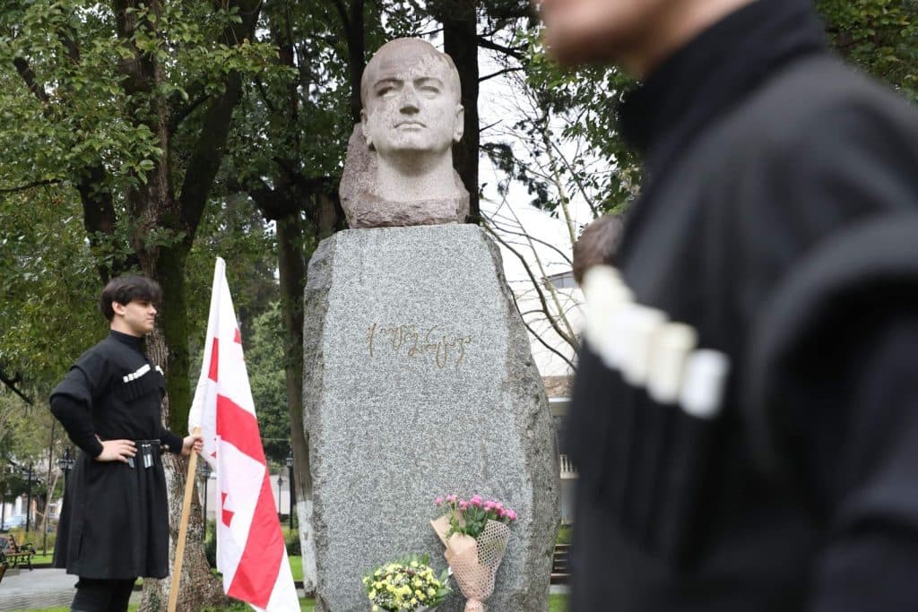 სენაკში ჟიული შარტავას 80 წლის იუბილეს აღნიშნავენ - image 2