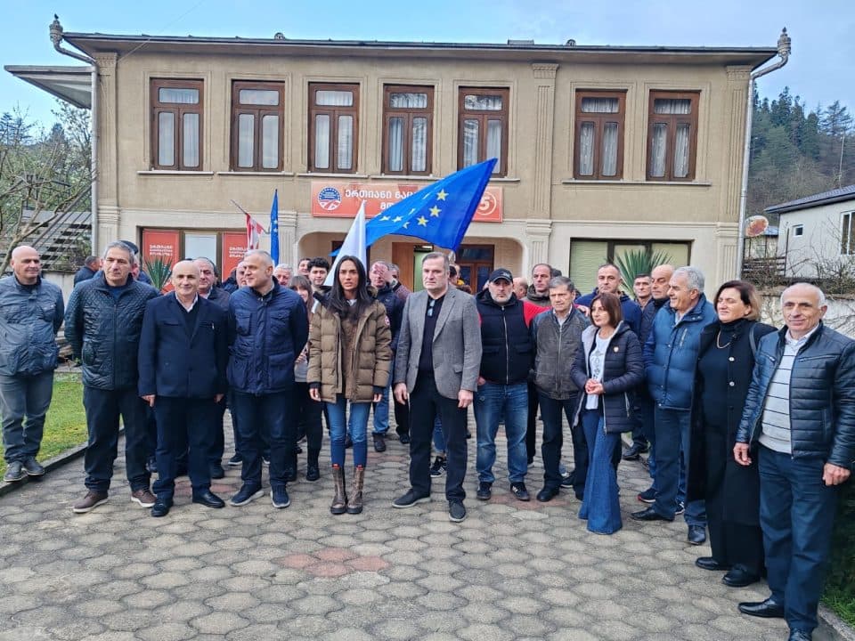 სააკაშვილის გათავისუფლების მოთხოვნით თბილისში გასამართ აქციას სამეგრელოდან უერთდებიან