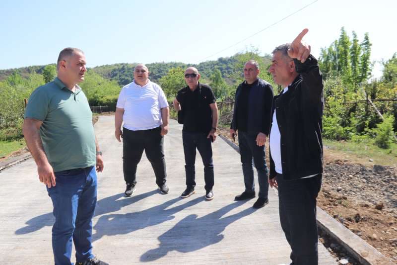 ხობის მუნიციპალიტეტის სოფელ ბიაში გზის რეაბილიტაცია მიმდინარეობს